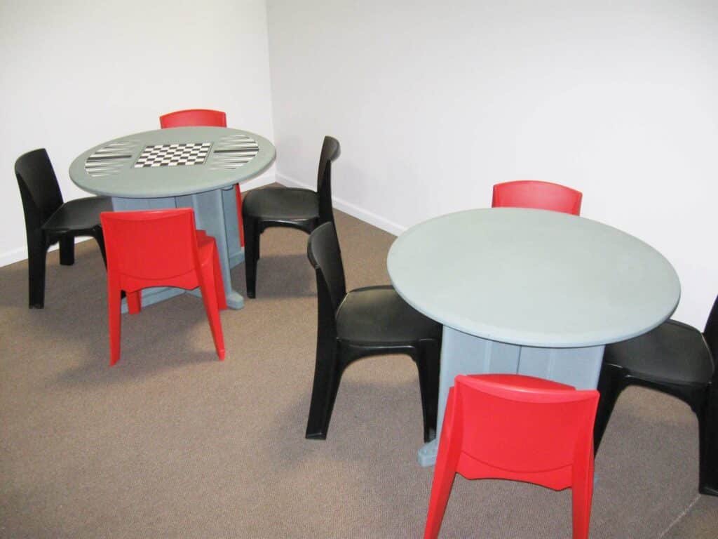 Molded-Plastic_66749_Table_Room_Set