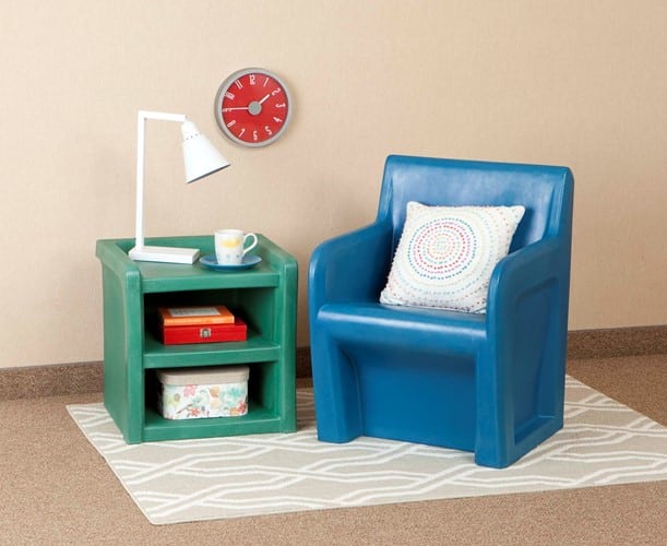 MOLDED PLASTIC FLOOR MOUNT ARMCHAIR (106484) - Image 6